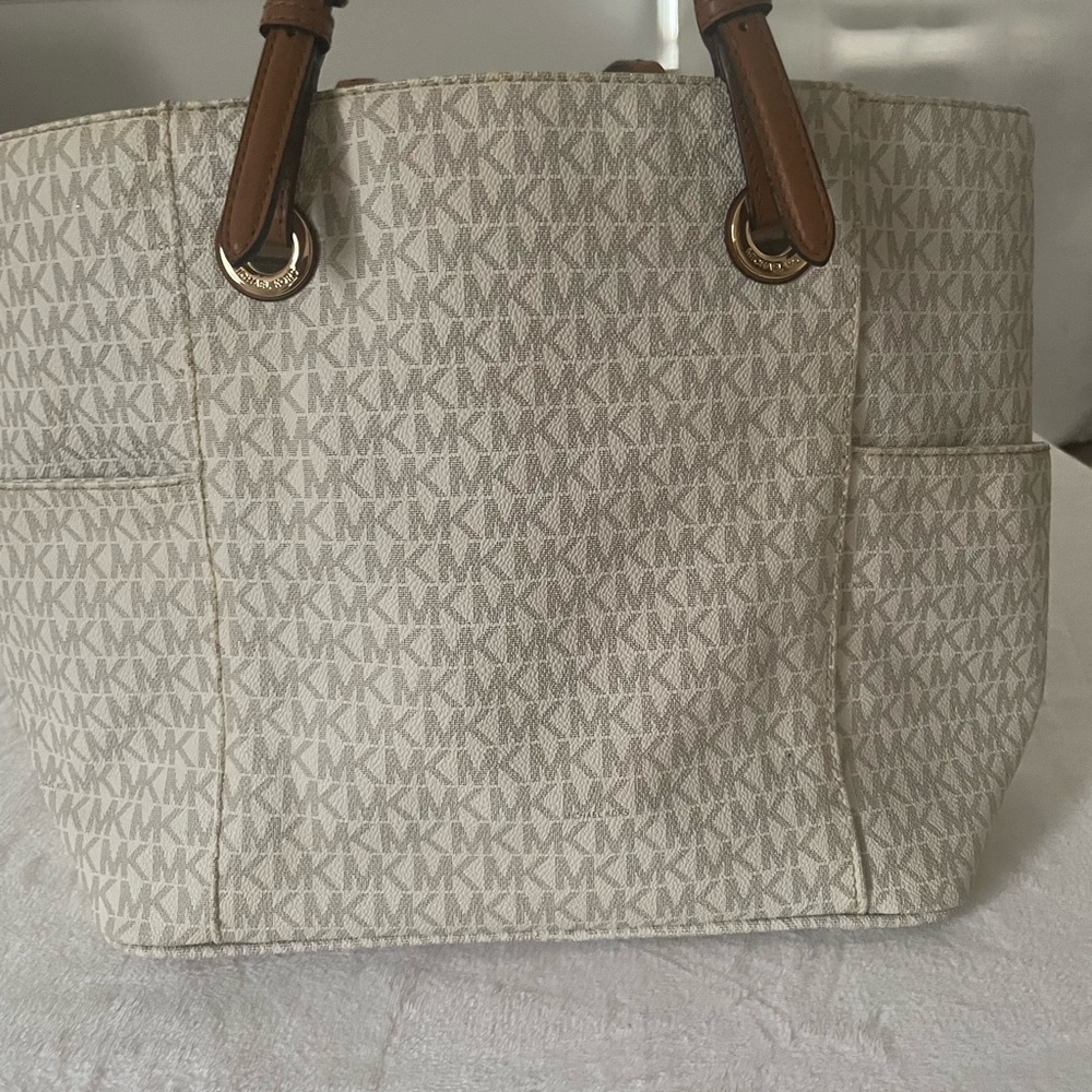 Michael Kors Cream purse